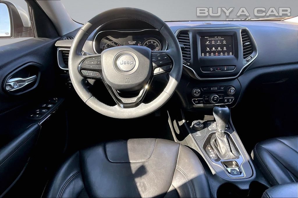 Used 2021 Jeep Cherokee Latitude Plus AWD/4WD image 5