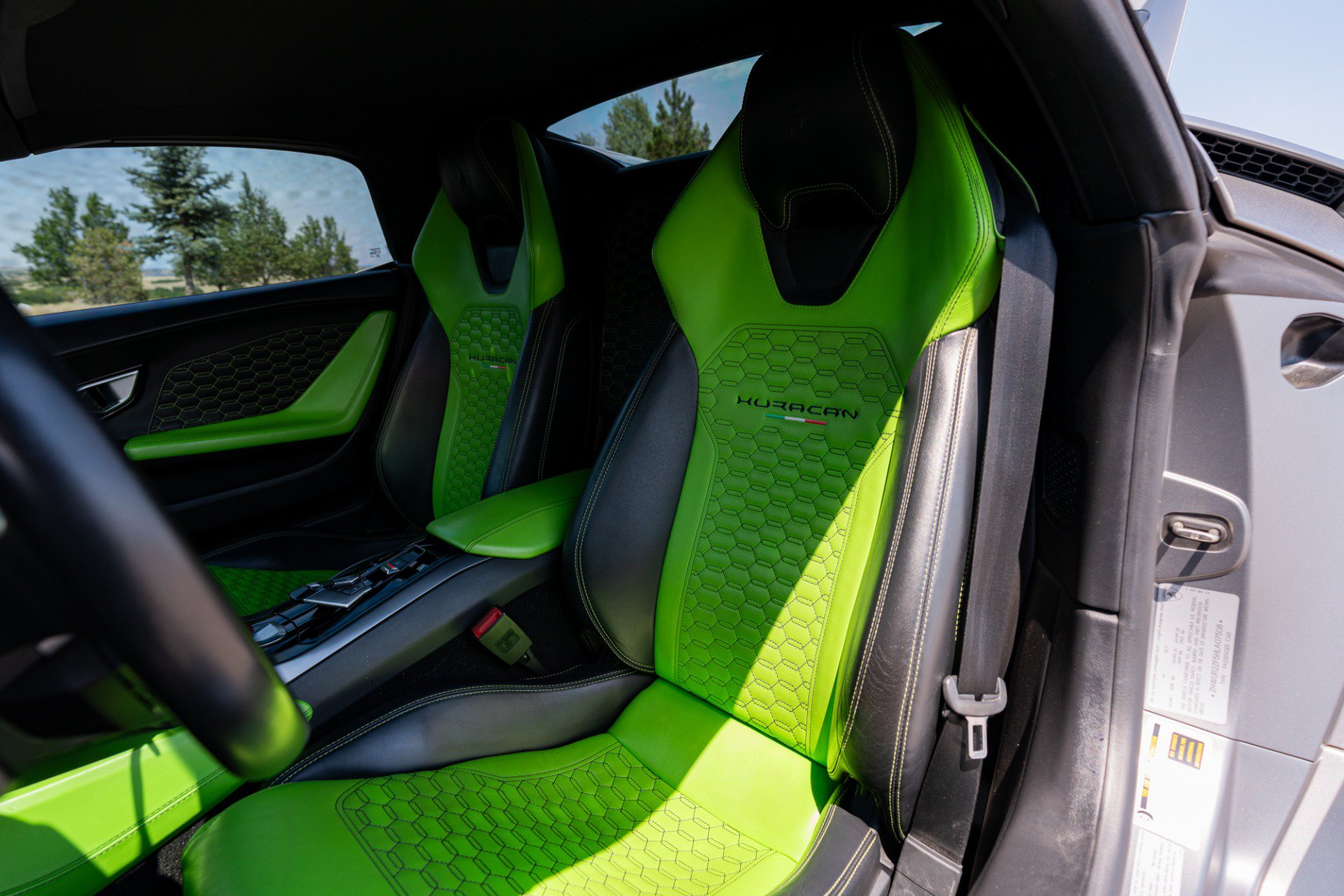 Used 2017 Lamborghini Huracan LP 580-2 RWD image 2