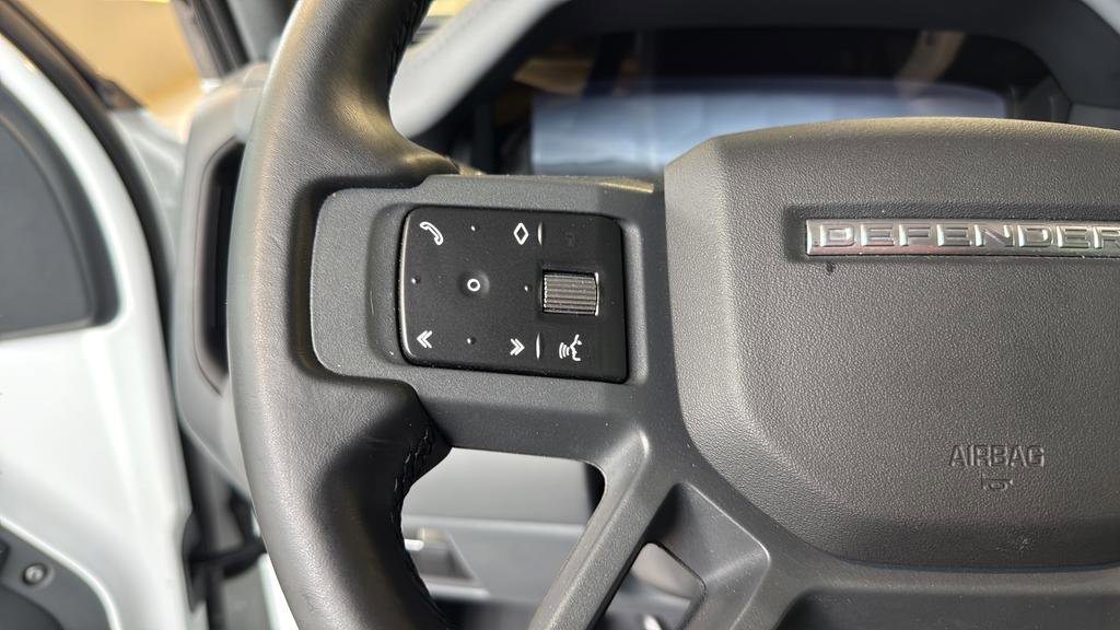 Used 2024 Land Rover Defender 110 X-Dynamic SE AWD/4WD image 23