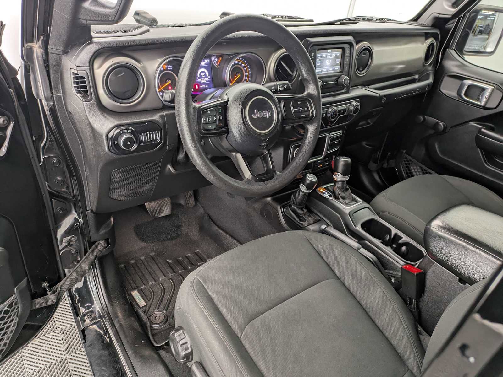 Used 2018 Jeep Wrangler Unlimited Sport image 2