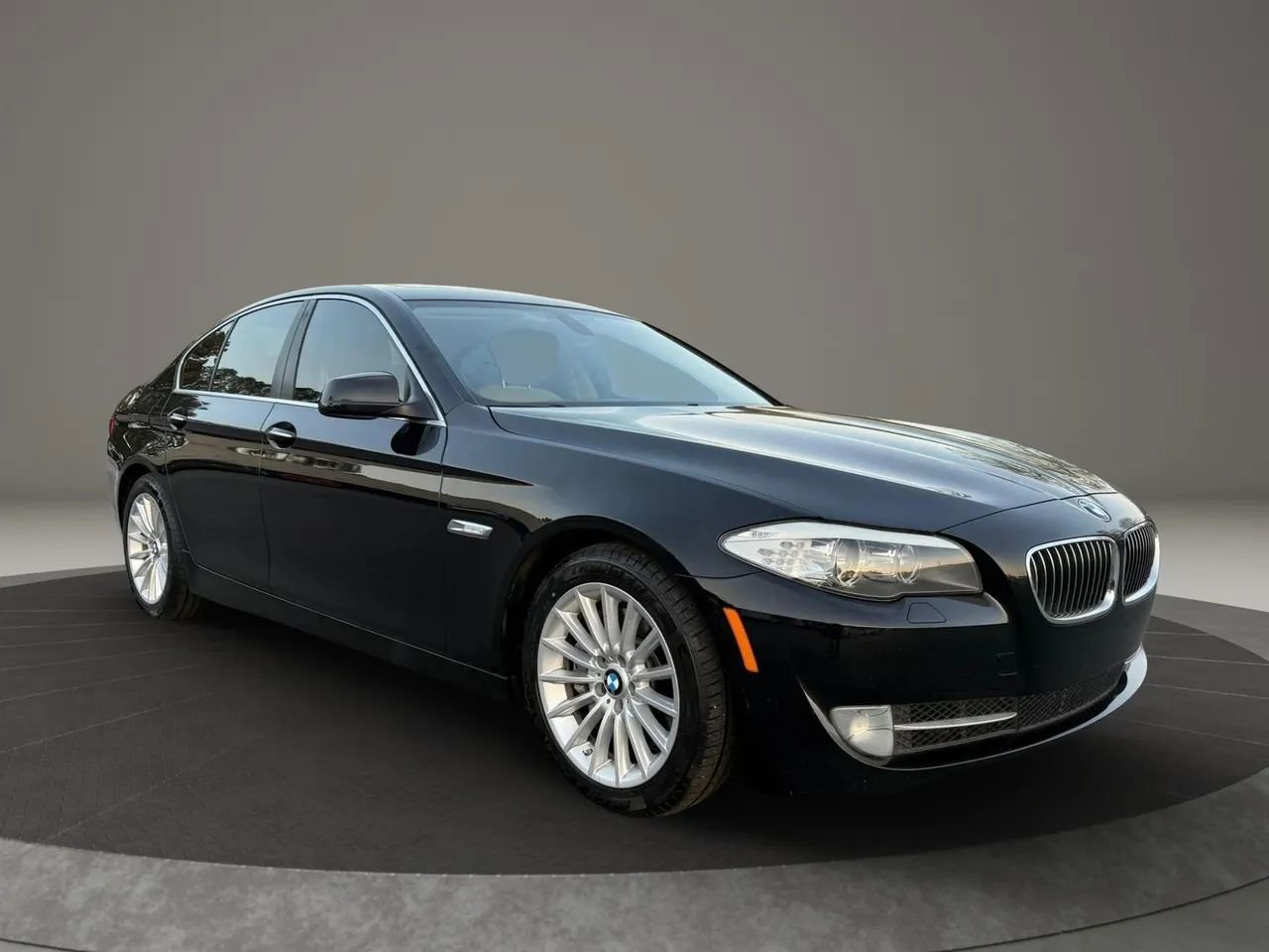 Used 2011 BMW 535i Sedan RWD image 2
