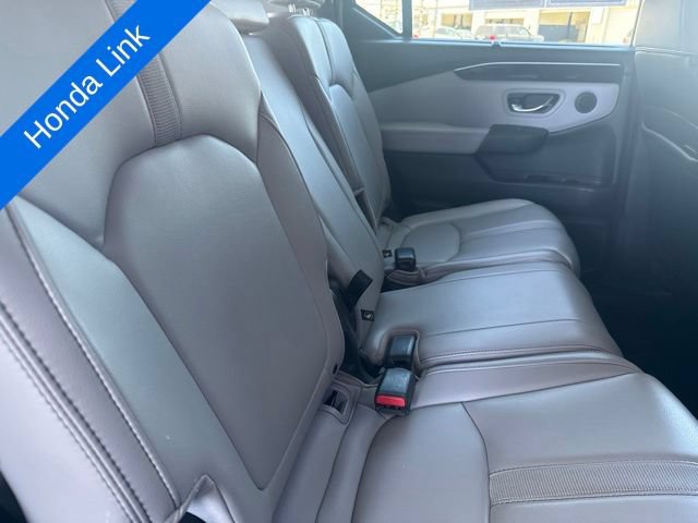 Used 2023 Honda Pilot Touring image 11