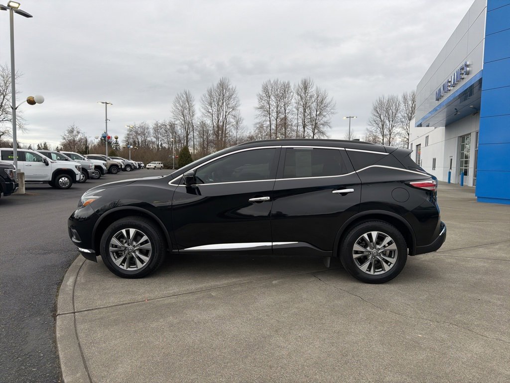 Used 2018 Nissan Murano SV image 2