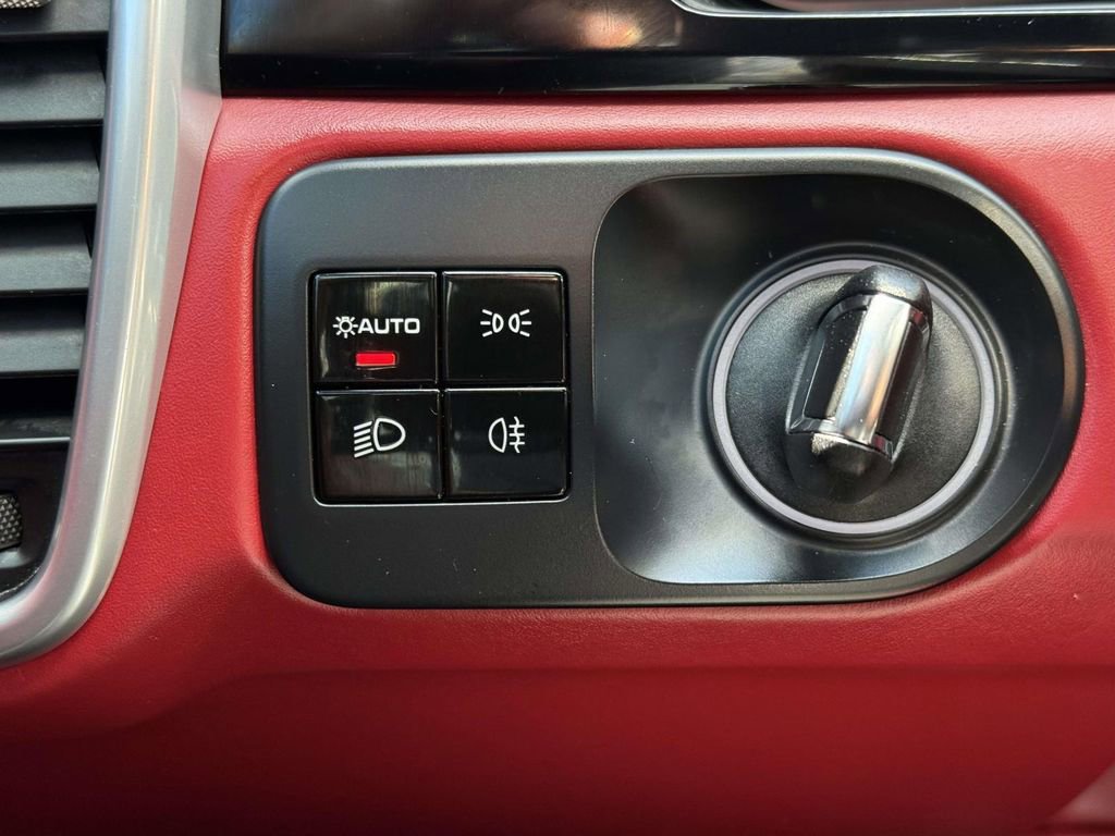 Used 2021 Porsche Cayenne GTS AWD/4WD image 23