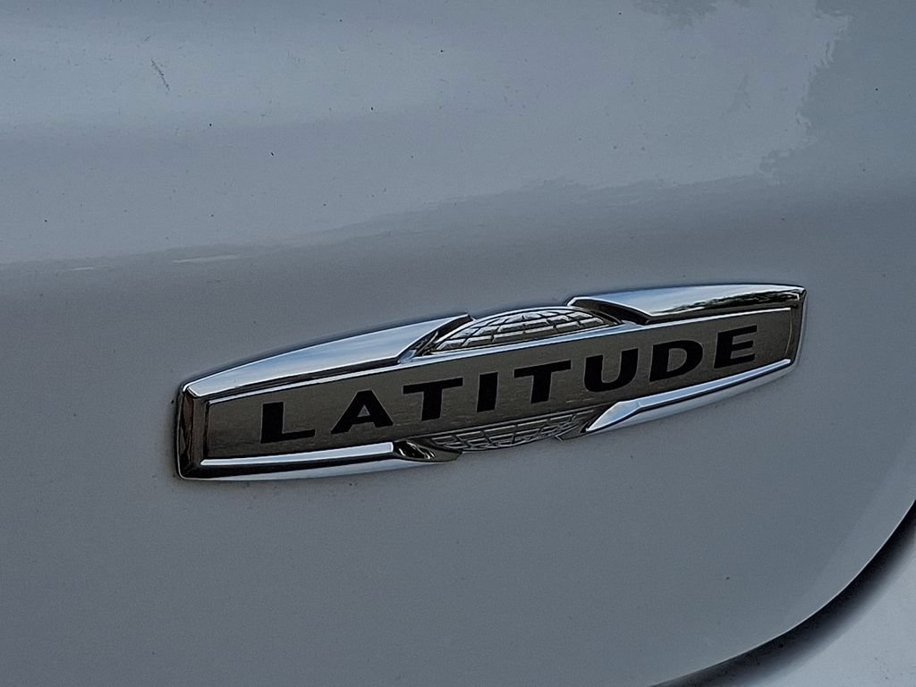Used 2022 Jeep Compass Latitude w/ Convenience Group AWD/4WD image 30
