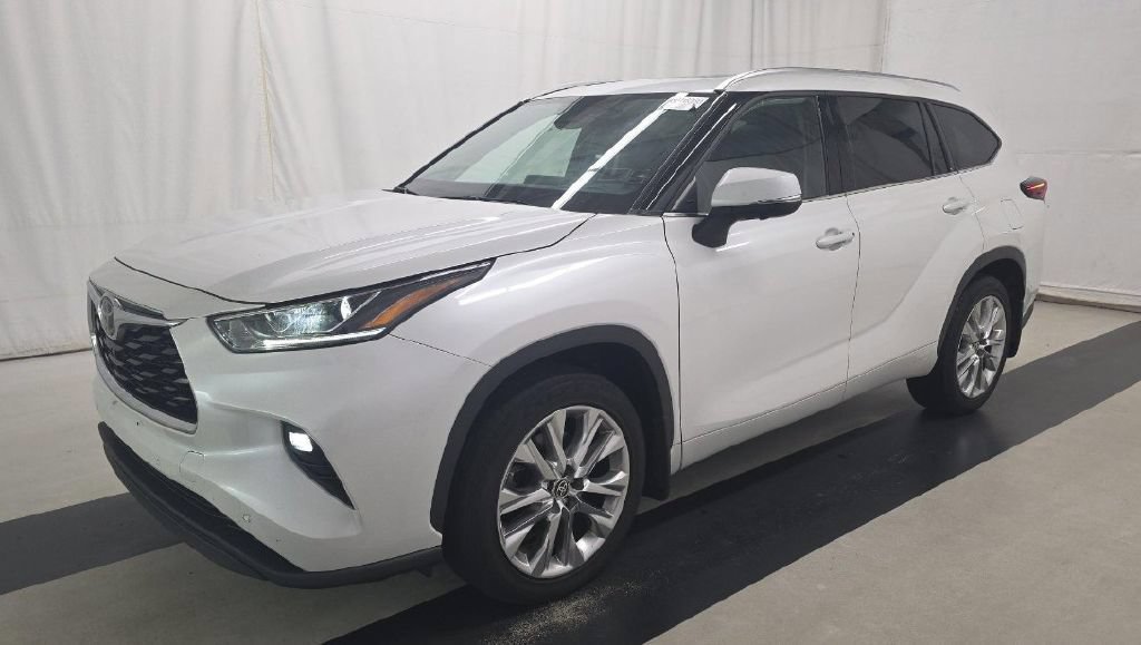 Used 2024 Toyota Highlander Limited