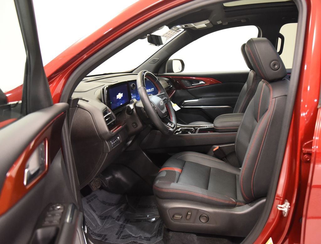 Used 2024 Chevrolet Traverse RS w/ LPO, Floor Liner Package image 2