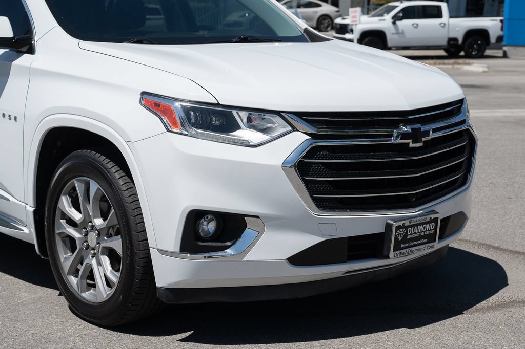 Used 2020 Chevrolet Traverse Premier w/ LPO, Cargo Package FWD image 9