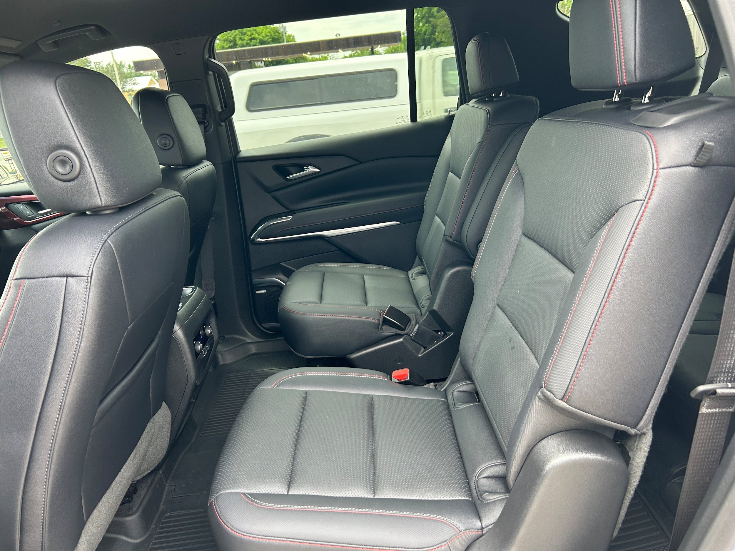 Used 2024 Chevrolet Traverse Z71 w/ Enhanced Driving Package AWD/4WD image 34