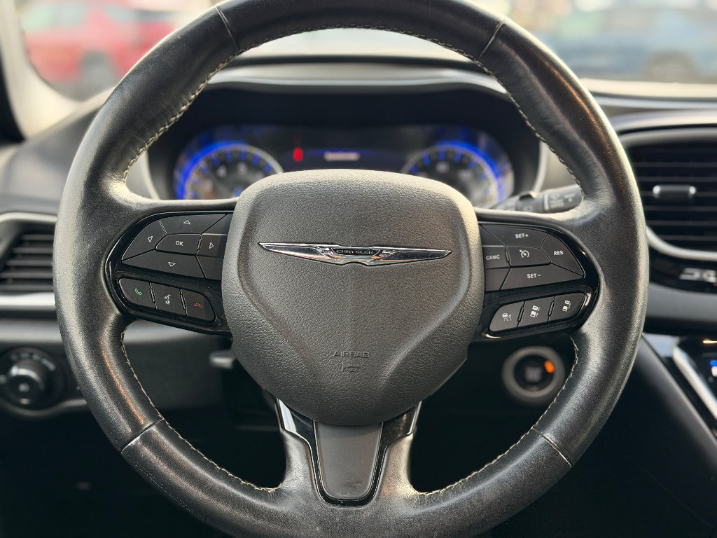 Used 2020 Chrysler Pacifica Touring-L w/ Advanced Safetytec Group image 8