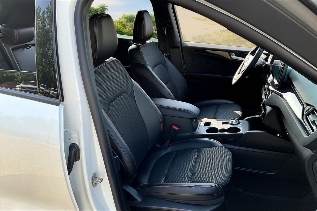 New 2025 Ford Escape ST-Line Select w/ Tech Pack #2 AWD/4WD image 8