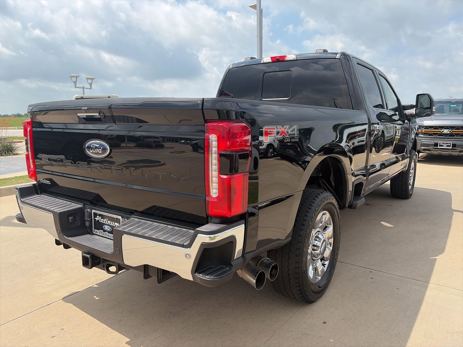 Used 2024 Ford F250 Lariat w/ Lariat Ultimate Package AWD/4WD image 5