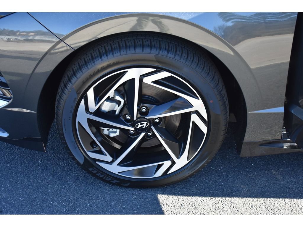 Used 2024 Hyundai Sonata SEL w/ Convenience Package image 9