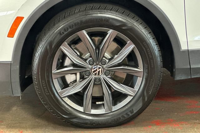Certified 2022 Volkswagen Tiguan SE image 36