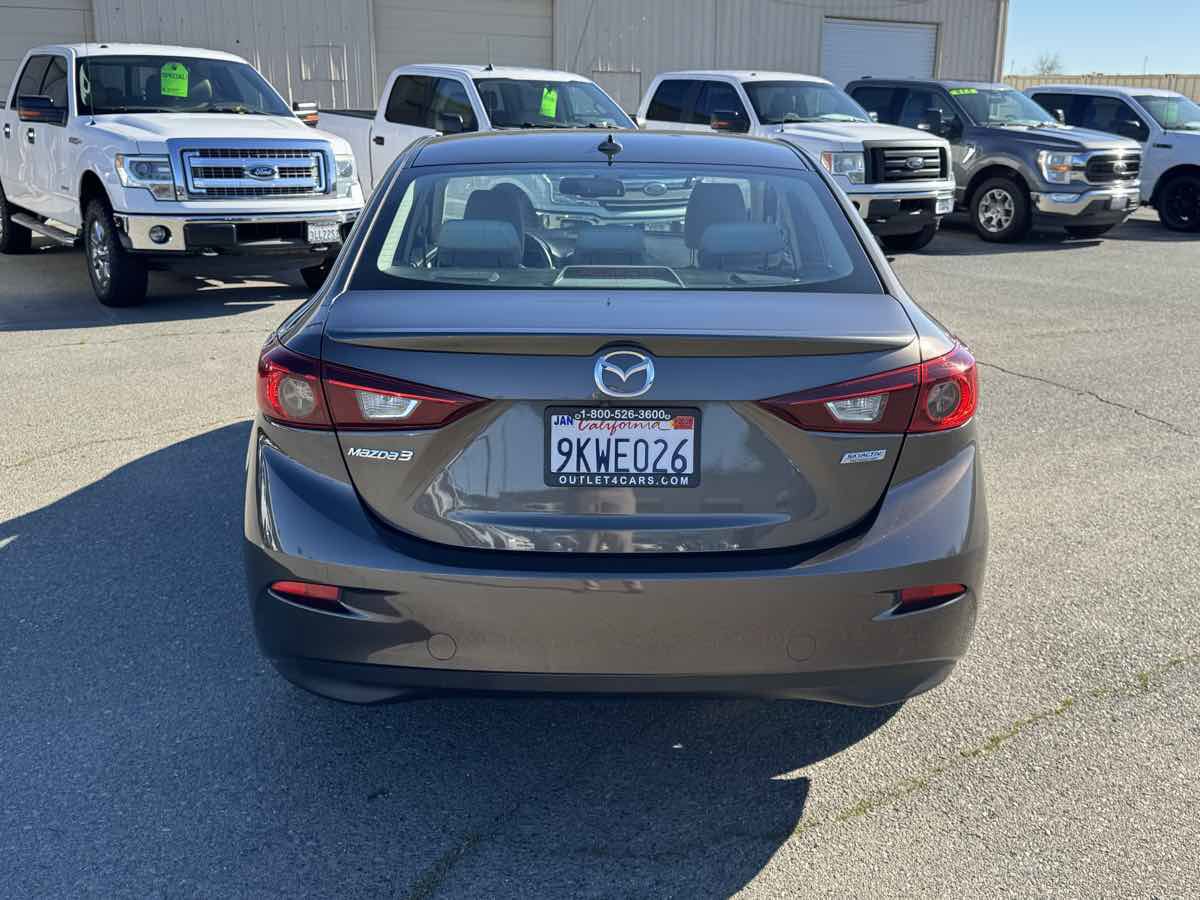 Used 2016 MAZDA MAZDA3 i Touring w/ Popular Equipment Package image 9