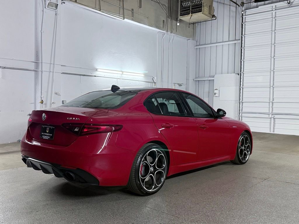 Used 2022 Alfa Romeo Giulia Veloce image 10