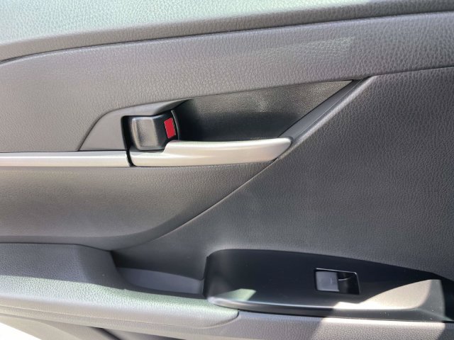 Used 2025 Toyota Camry LE w/ Convenience Package FWD image 15