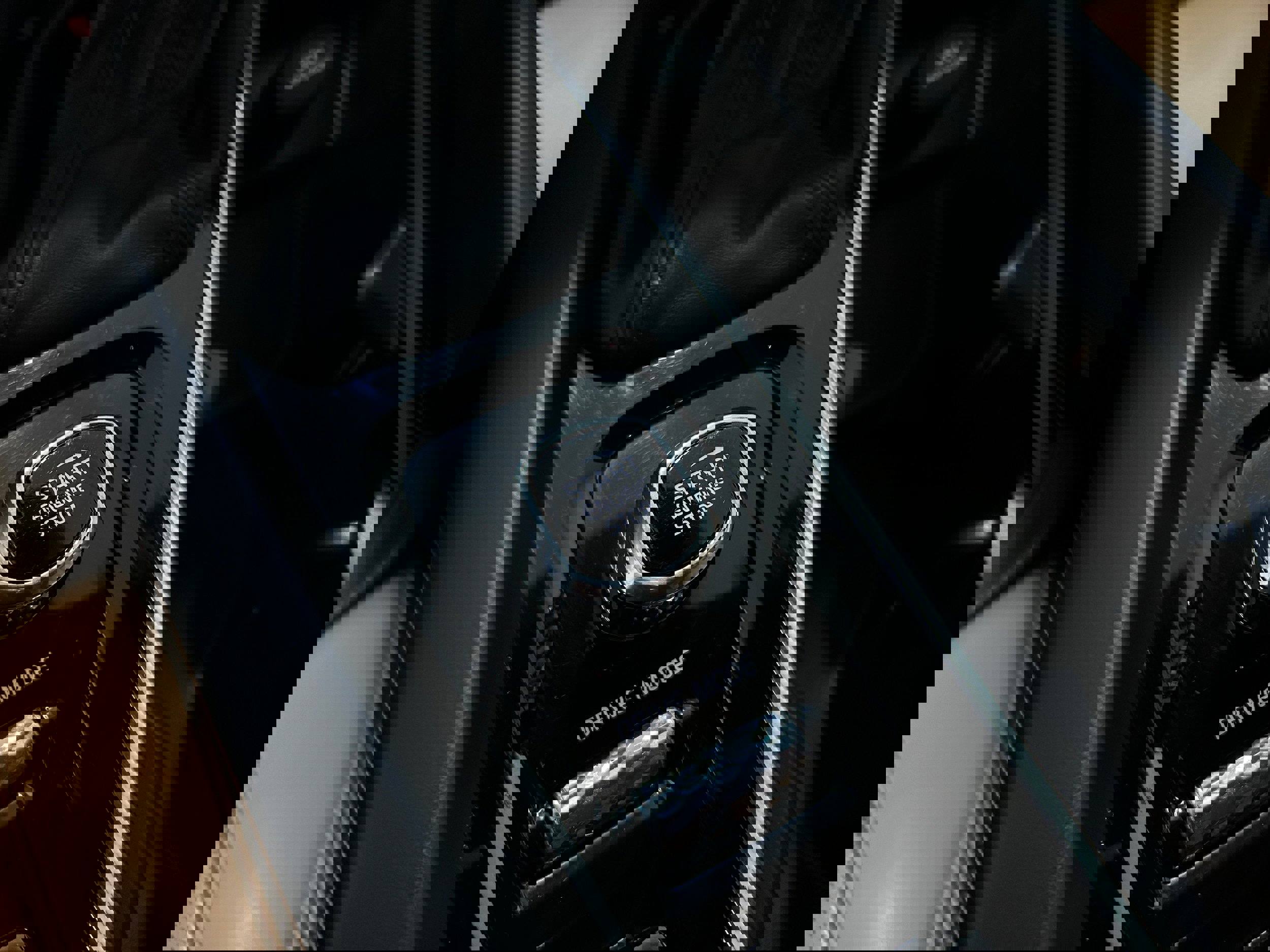 Used 2020 Volvo V60 T5 Cross Country image 11