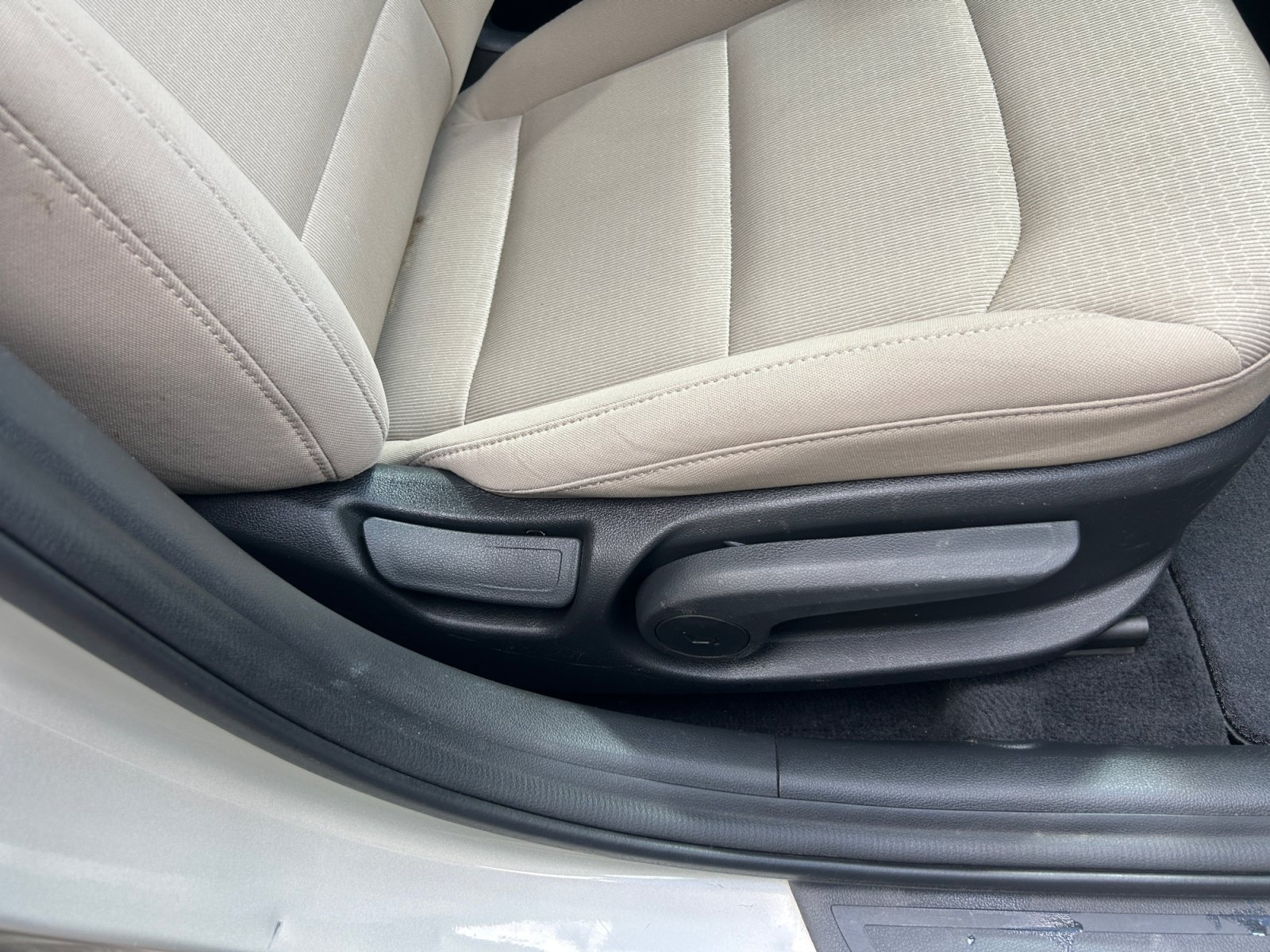 Used 2018 Hyundai Elantra SEL w/ Cargo Package FWD image 32