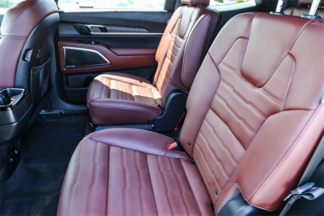Used 2024 Kia Telluride SX Prestige w/ Towing Package image 17
