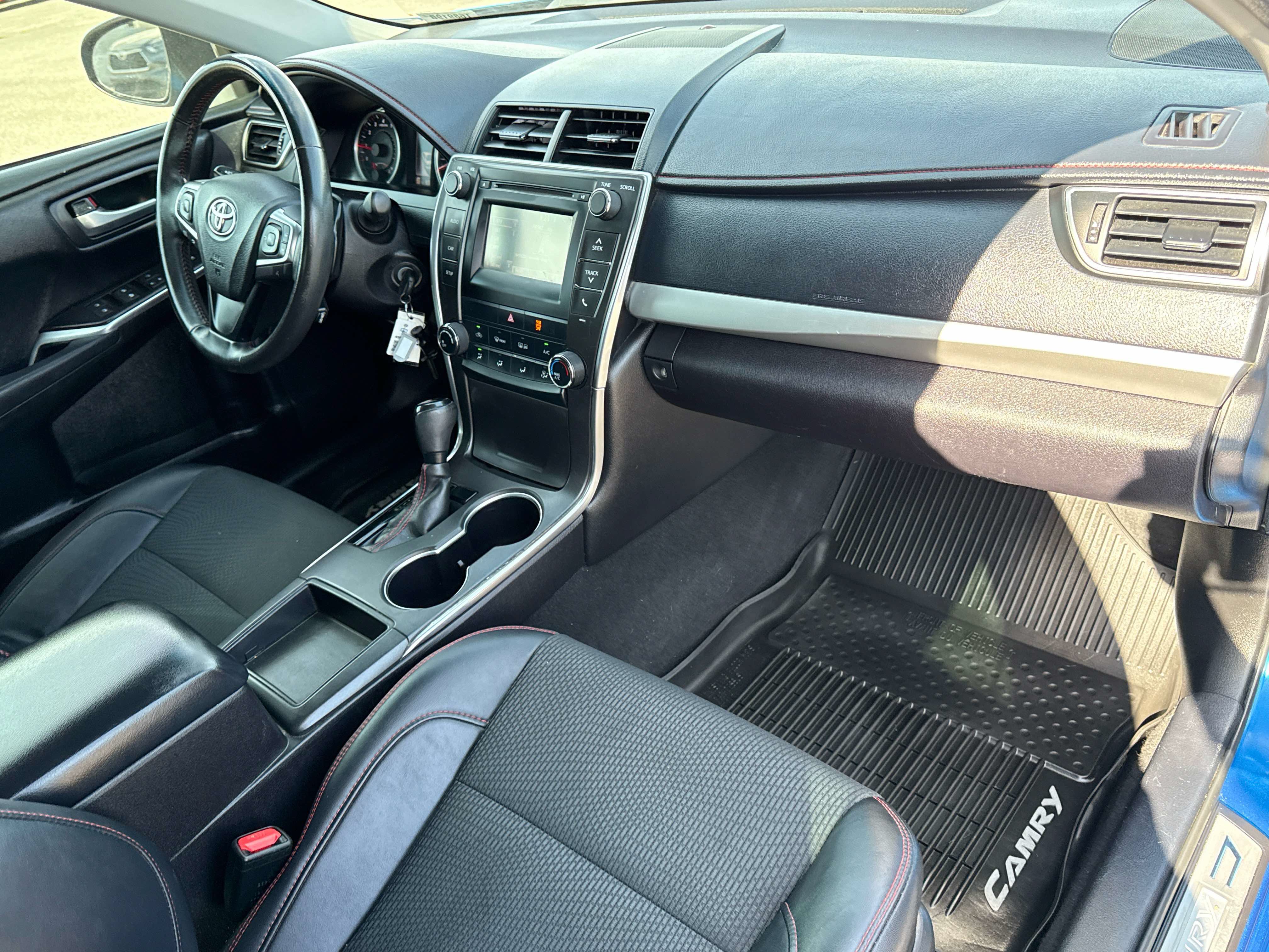 Used 2017 Toyota Camry SE w/ Protection Package (Q2) FWD image 19
