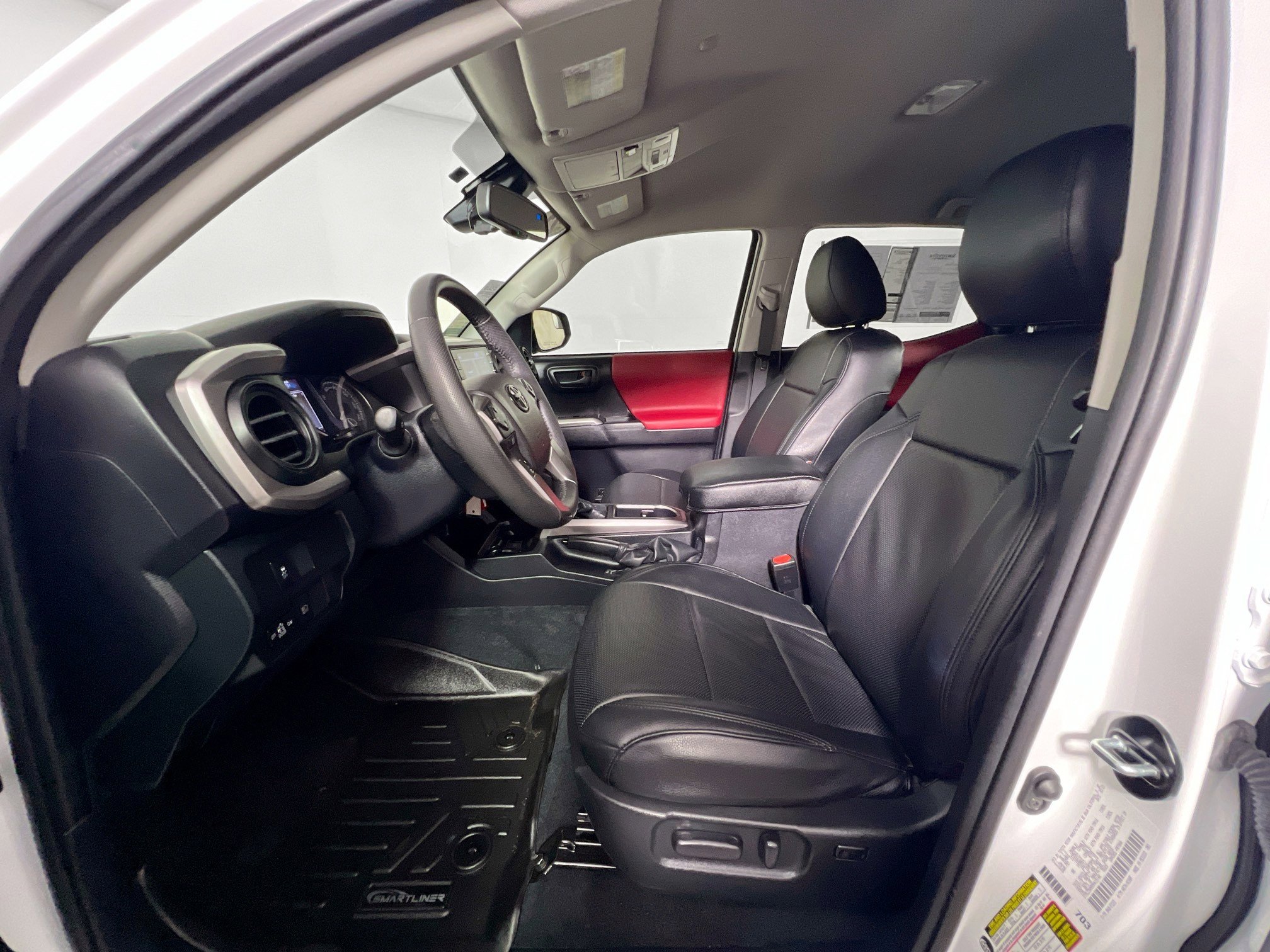 Used 2021 Toyota Tacoma SR5 AWD/4WD image 14