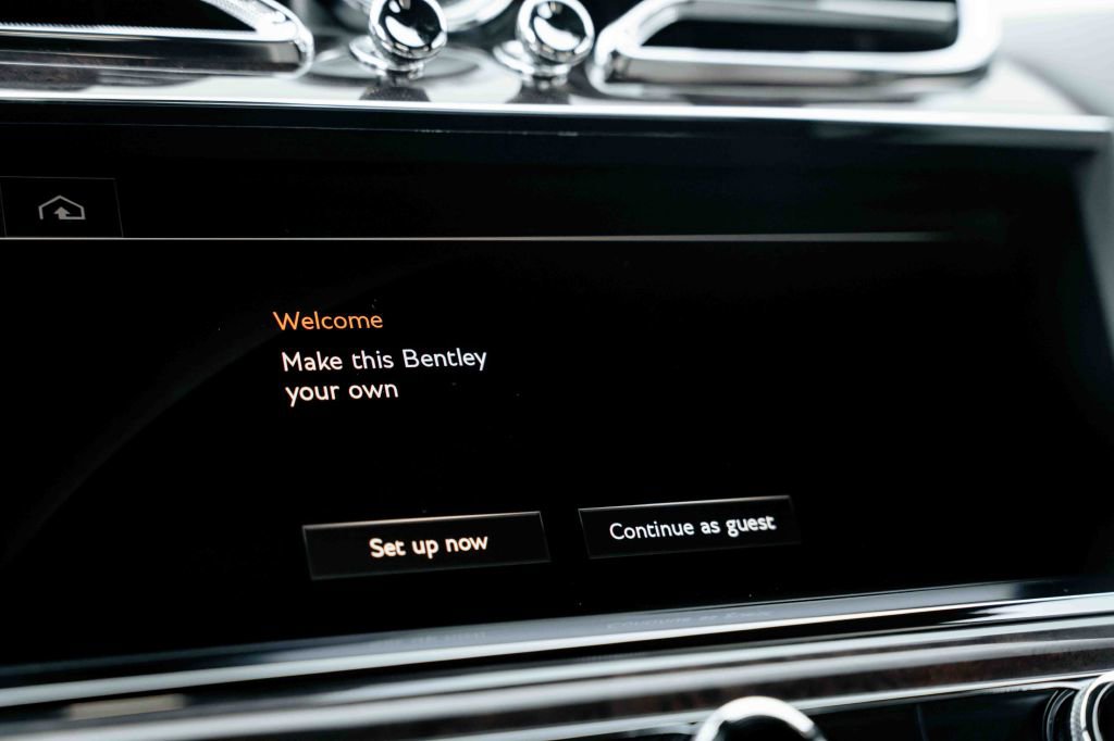 Used 2021 Bentley Bentayga image 30