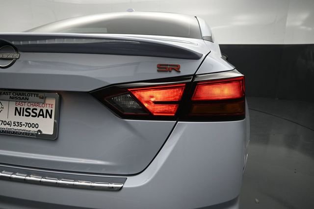 Used 2023 Nissan Altima 2.5 SR w/ SR Premium Package FWD image 10