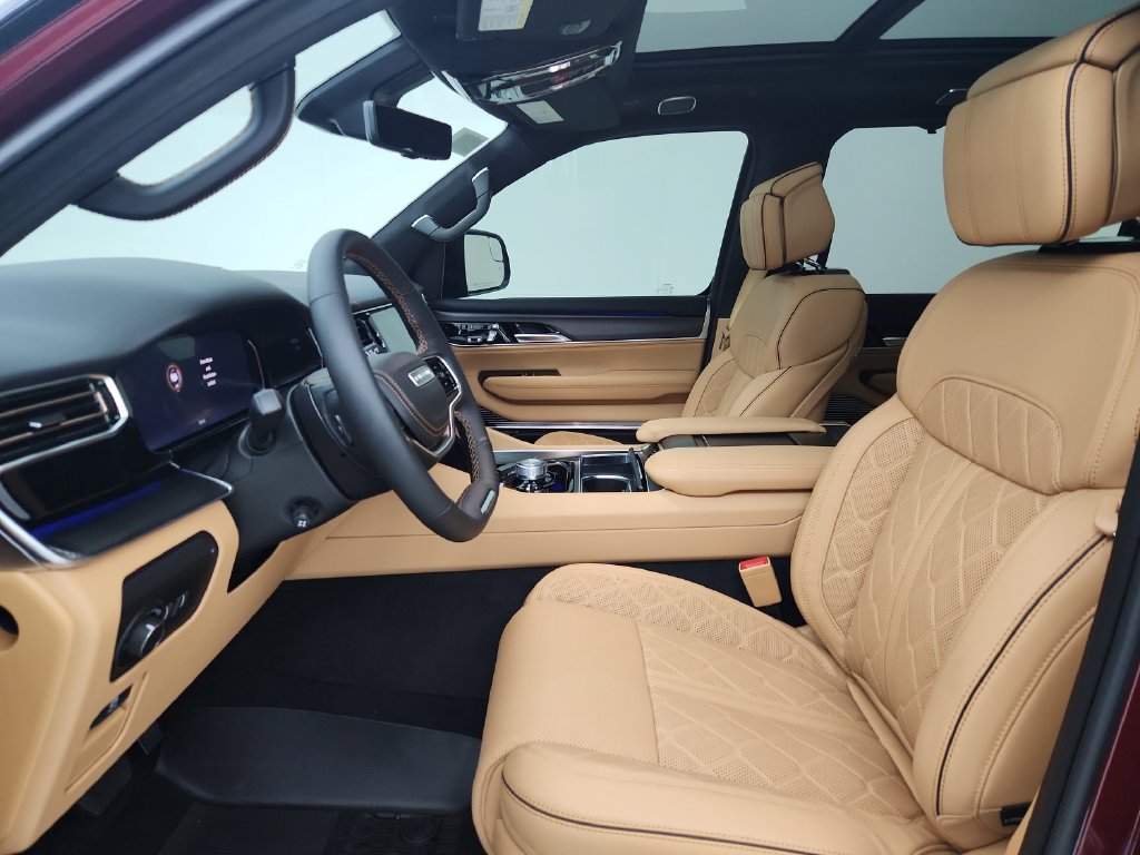 New 2026 Jeep Grand Wagoneer L Summit AWD/4WD image 18