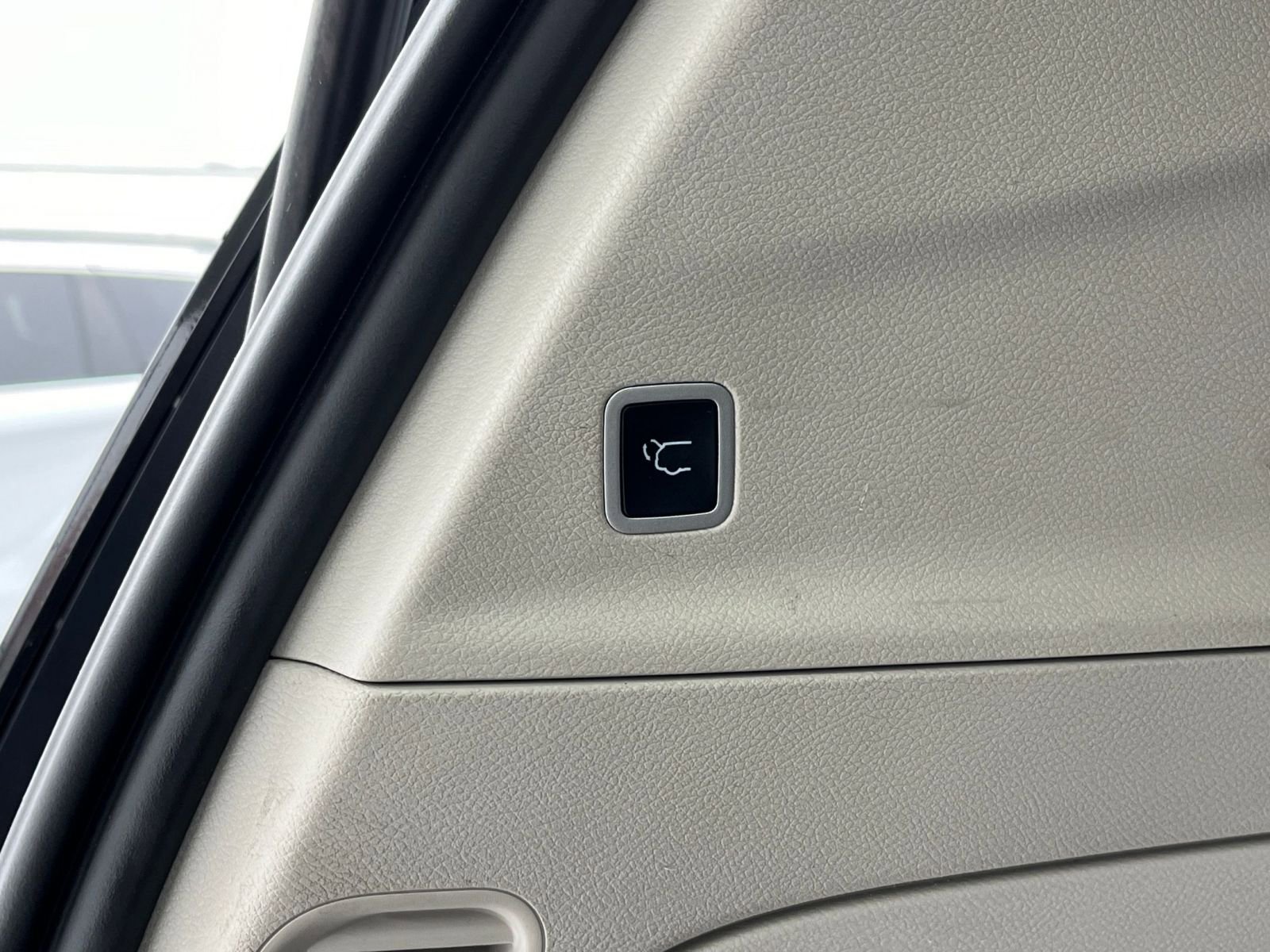 Used 2024 Chrysler Pacifica Touring-L image 22