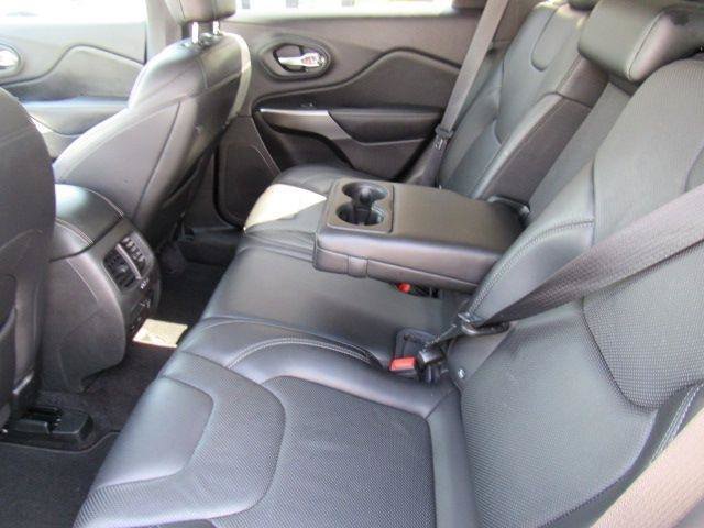 Used 2019 Jeep Cherokee Limited AWD/4WD image 18
