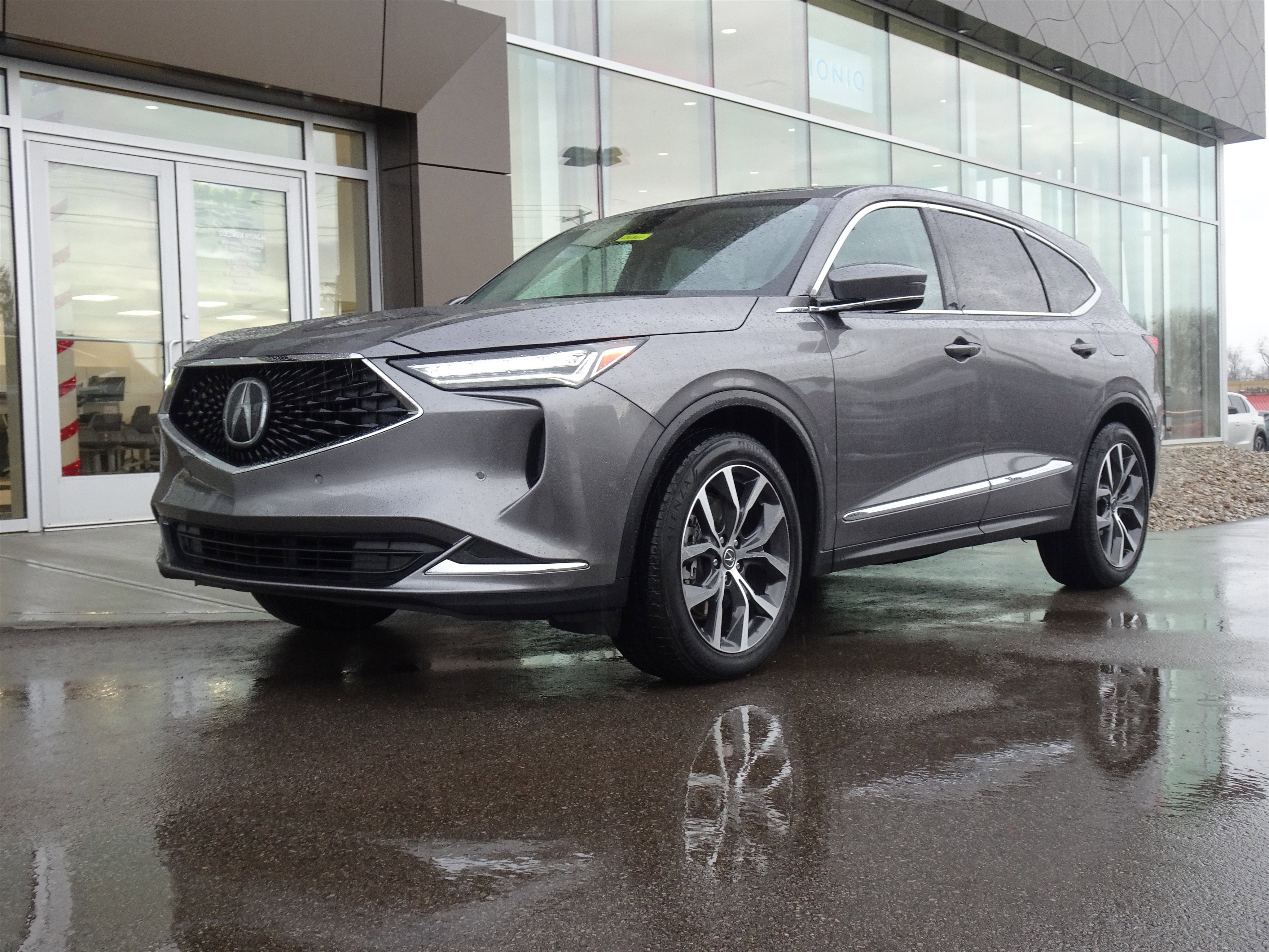Used 2022 Acura MDX SH-AWD w/ Technology Package image 1