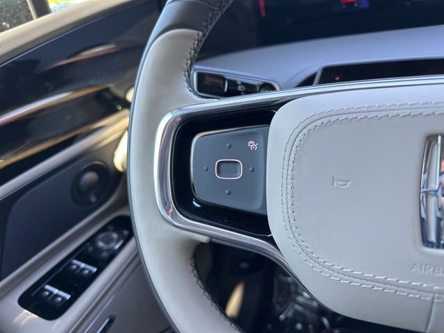 Used 2025 Lincoln Nautilus Reserve AWD/4WD image 26
