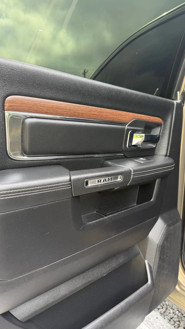 Used 2015 RAM 3500 Laramie AWD/4WD image 17