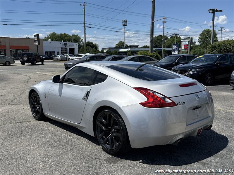 Used 2016 Nissan 370Z Coupe RWD image 7