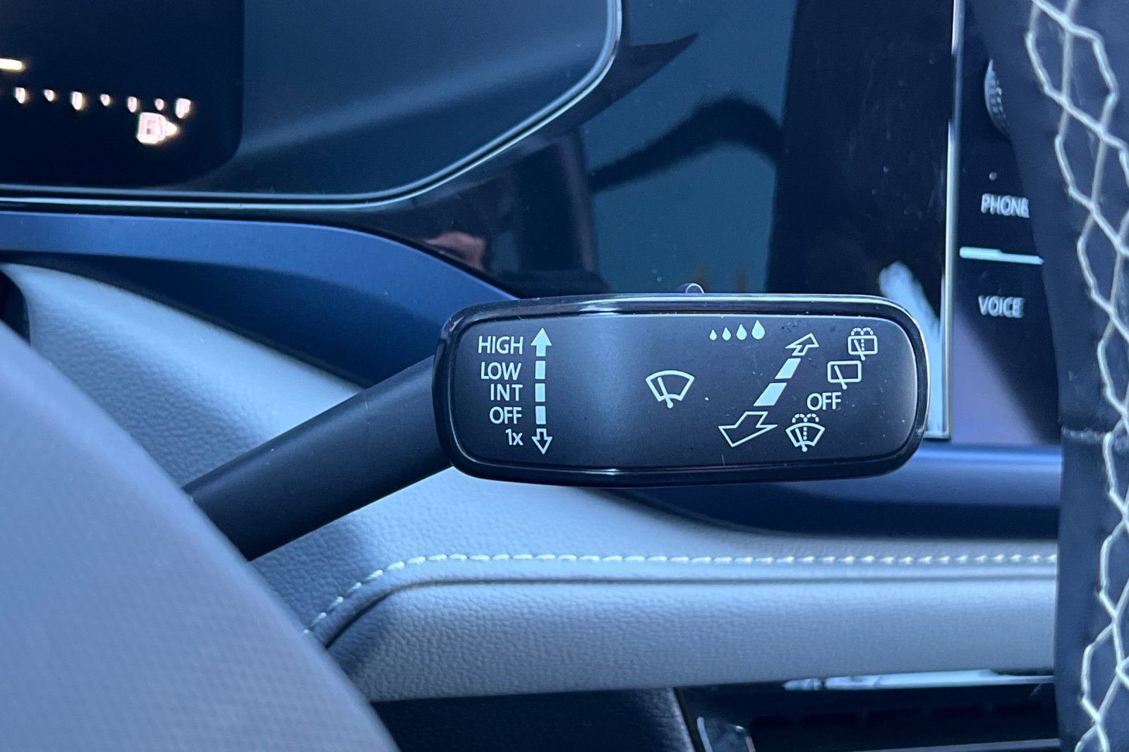 Used 2024 Volkswagen Taos SE image 34