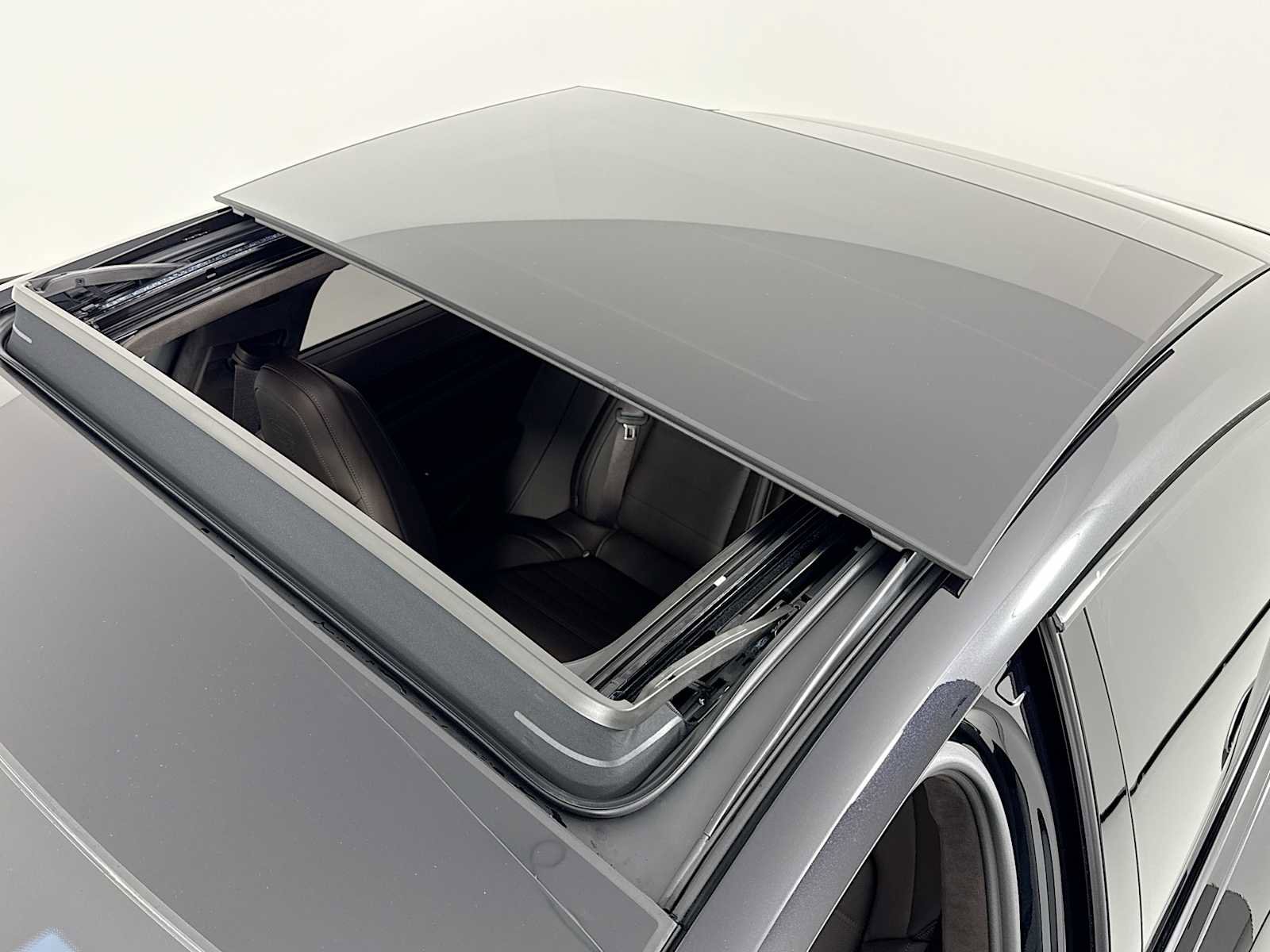 New 2025 Porsche Panamera Turbo image 23