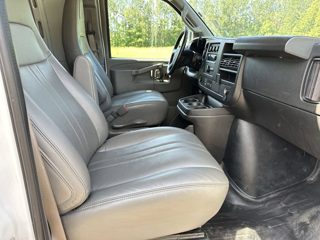 Used 2023 GMC Savana 2500 w/ Driver Convenience Package RWD image 28