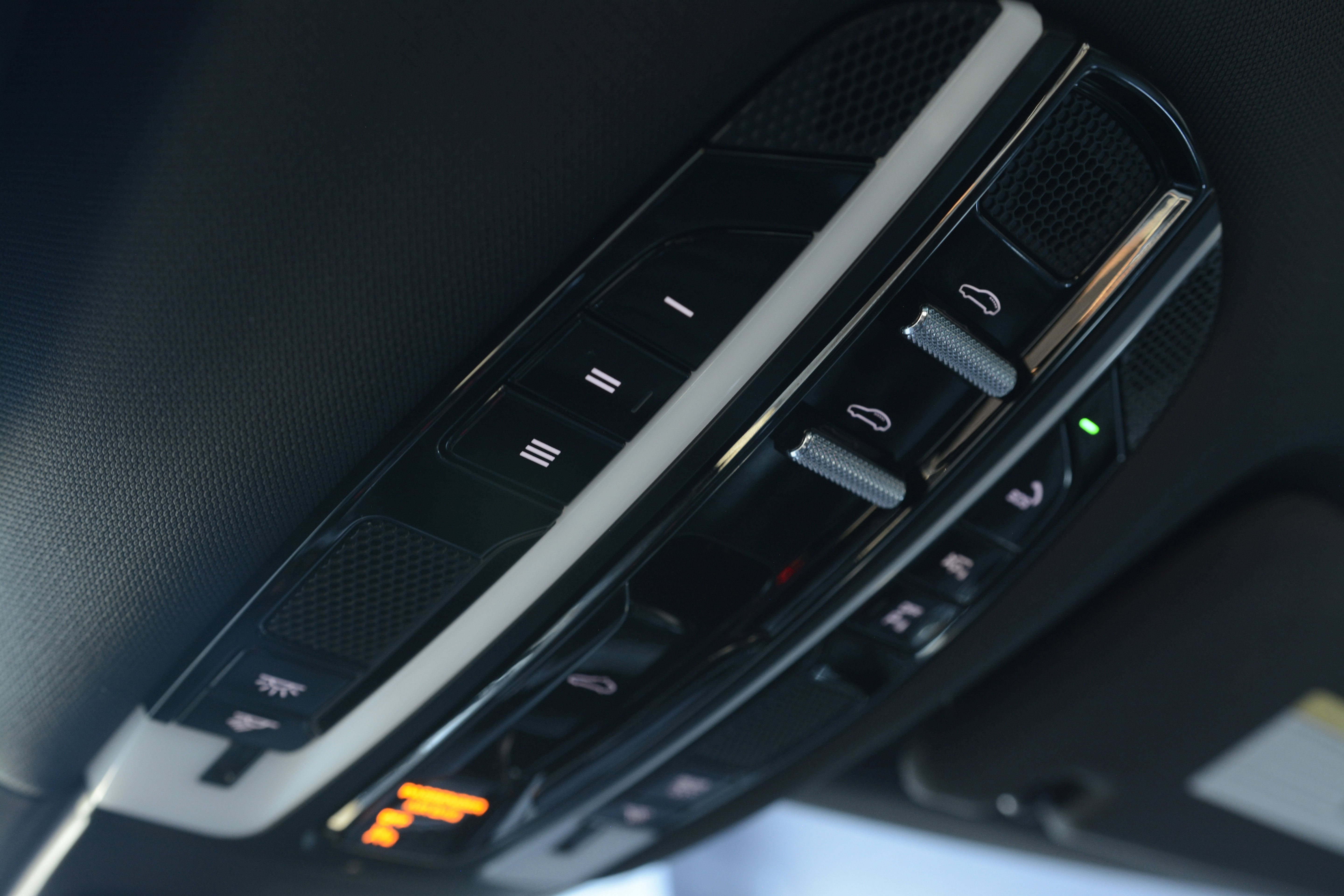 Certified 2023 Porsche Panamera image 25