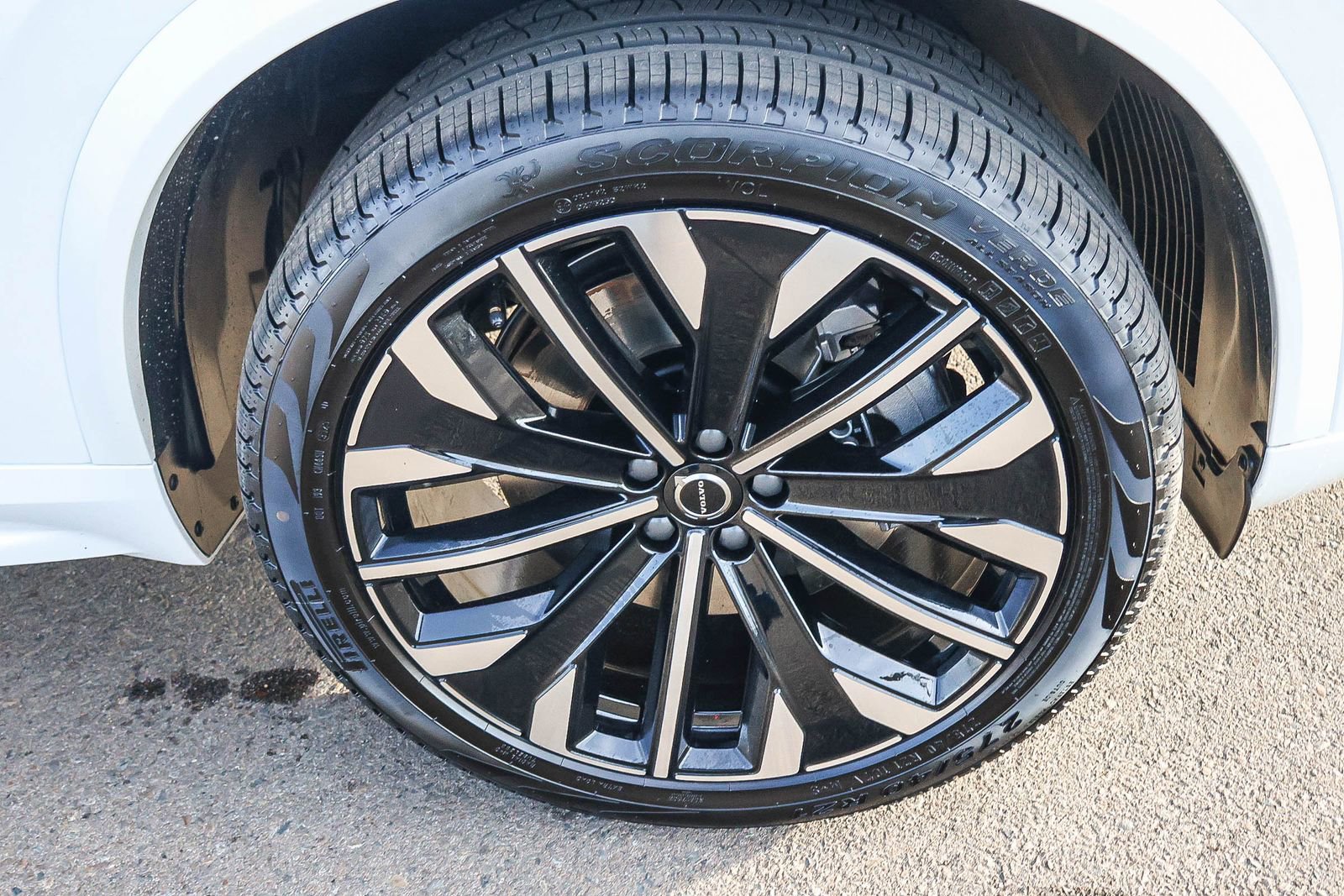 New 2026 Volvo XC90 T8 Ultra w/ Lounge Package image 13