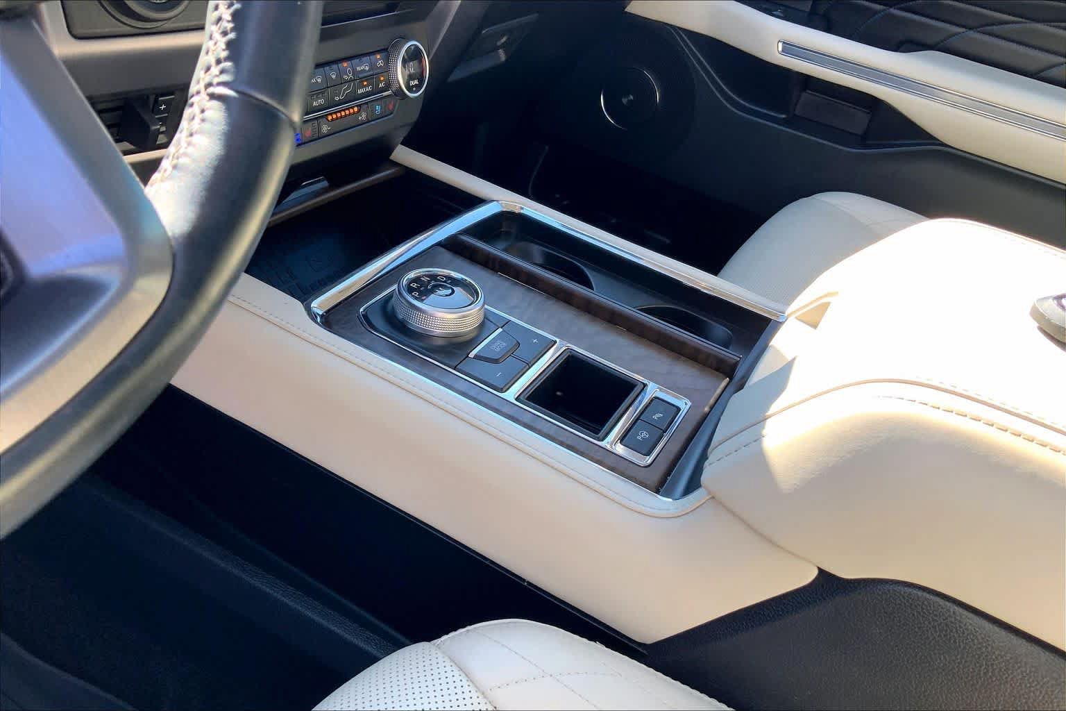 Used 2018 Ford Expedition Platinum RWD image 14