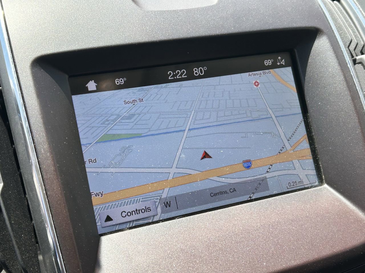 Used 2019 Ford Edge Titanium w/ Equipment Group 301A FWD image 7