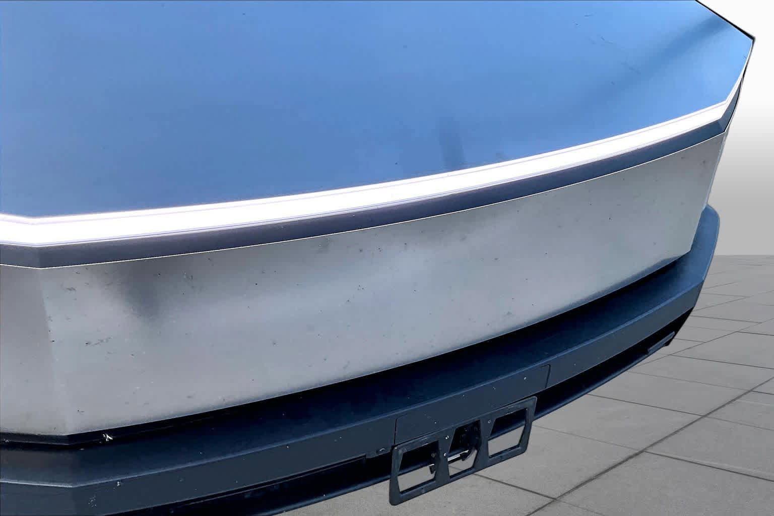 Used 2024 Tesla Cybertruck AWD Crew Cab image 31