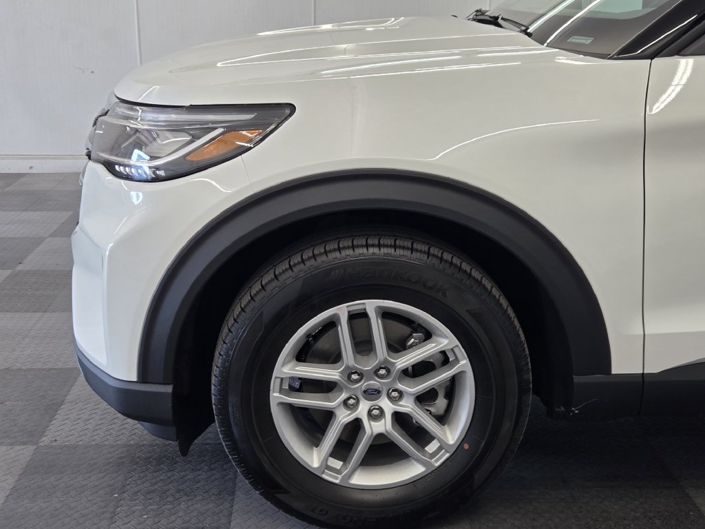 New 2026 Ford Explorer Active w/ Active Comfort Package RWD image 9