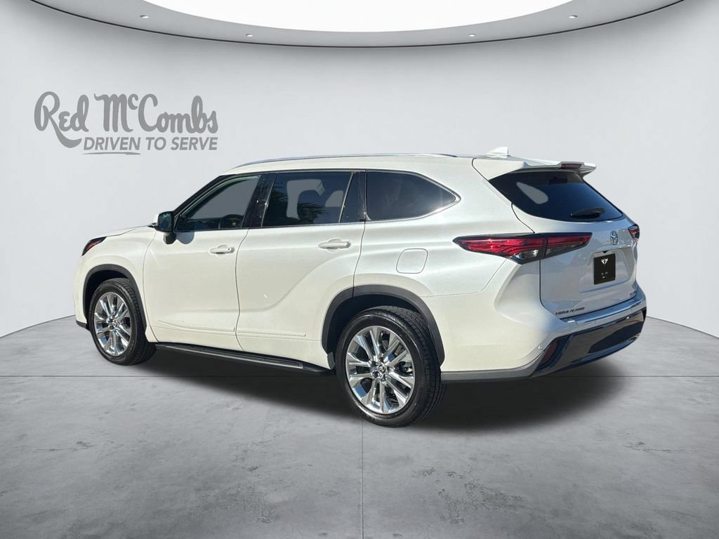 Used 2020 Toyota Highlander Limited FWD image 3