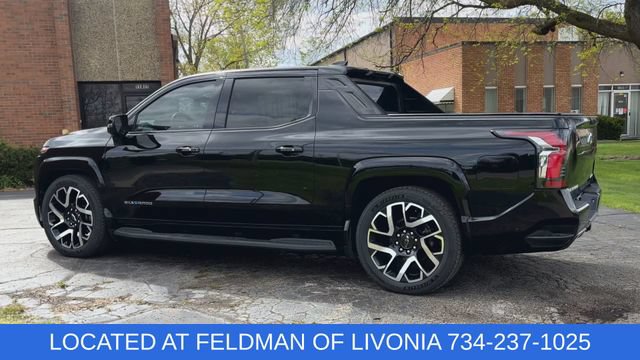Used 2024 Chevrolet Silverado EV RST AWD/4WD image 6