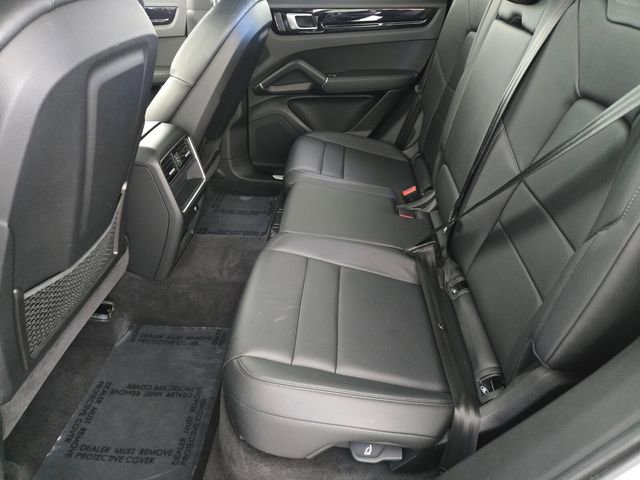 Used 2023 Porsche Cayenne image 5