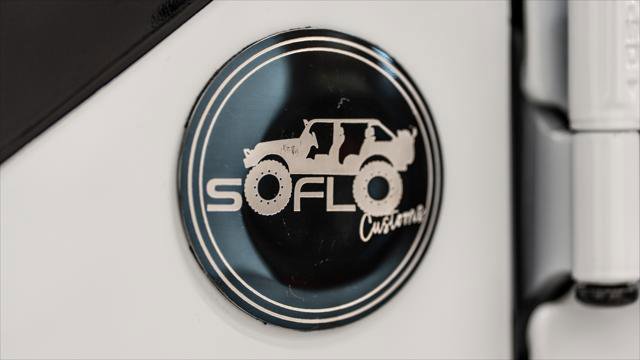 Used 2025 Jeep Gladiator Sport image 48