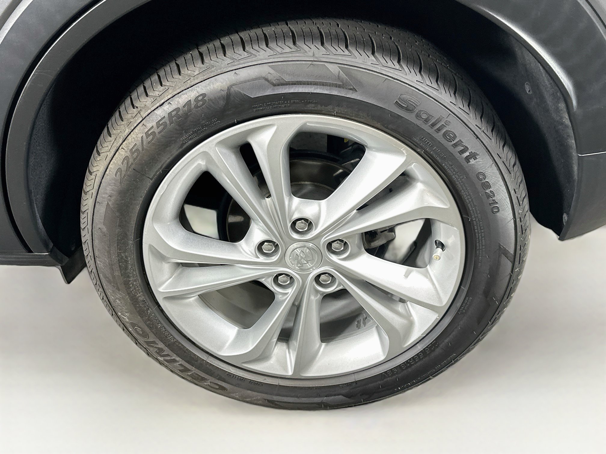 Used 2023 Buick Encore GX Preferred w/ Cold Weather Comfort Package FWD image 11