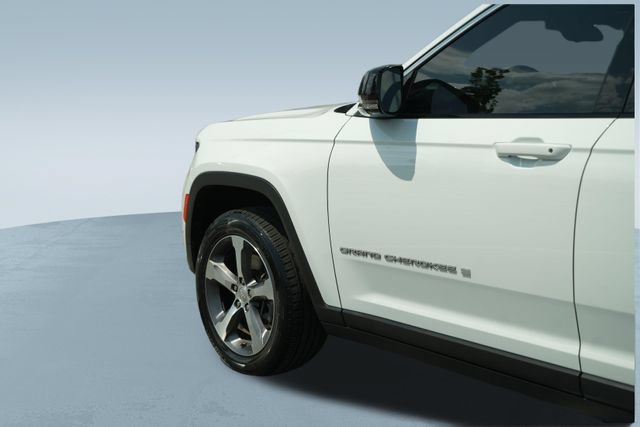Used 2024 Jeep Grand Cherokee L Limited w/ Luxury Tech Group II RWD image 44